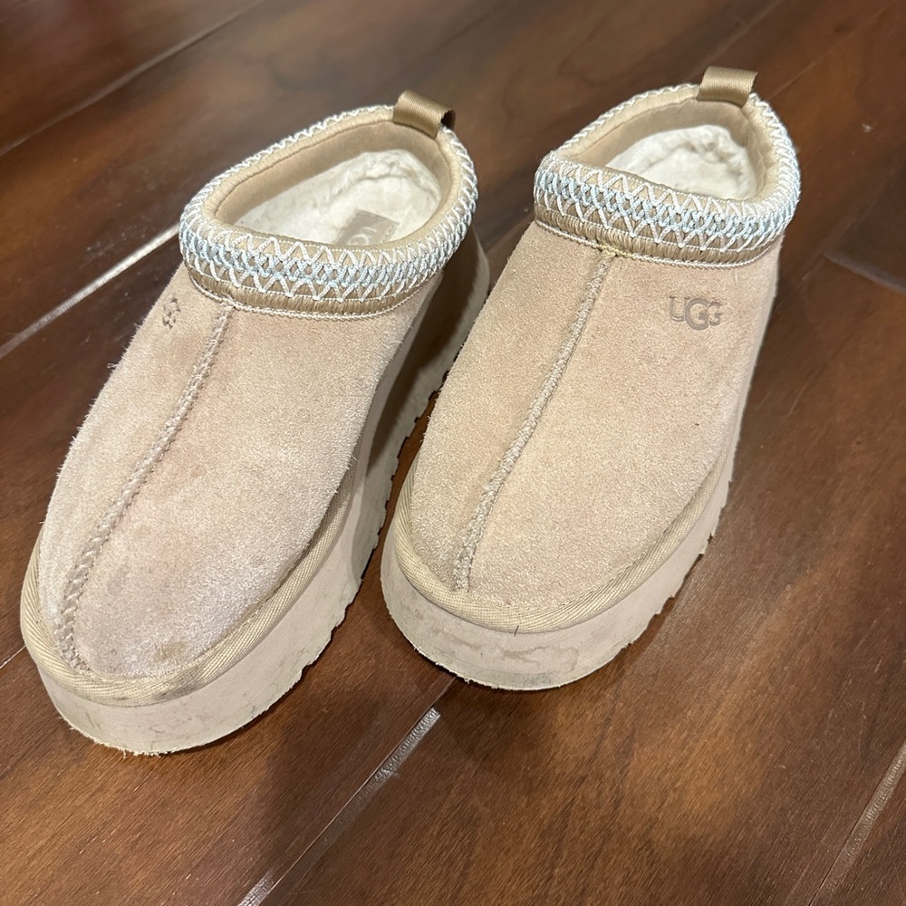 Ugg Tazz Women Size 6 Sand